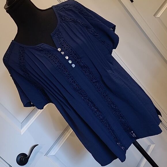 Navy medium 100% polyester top - Picture 1 of 10